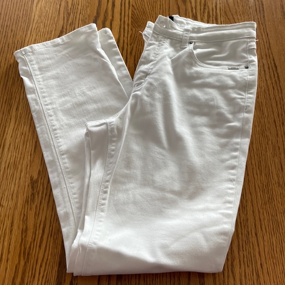 Feench Dressing Jean Denim - Sized 8 white jeans. Great condition.